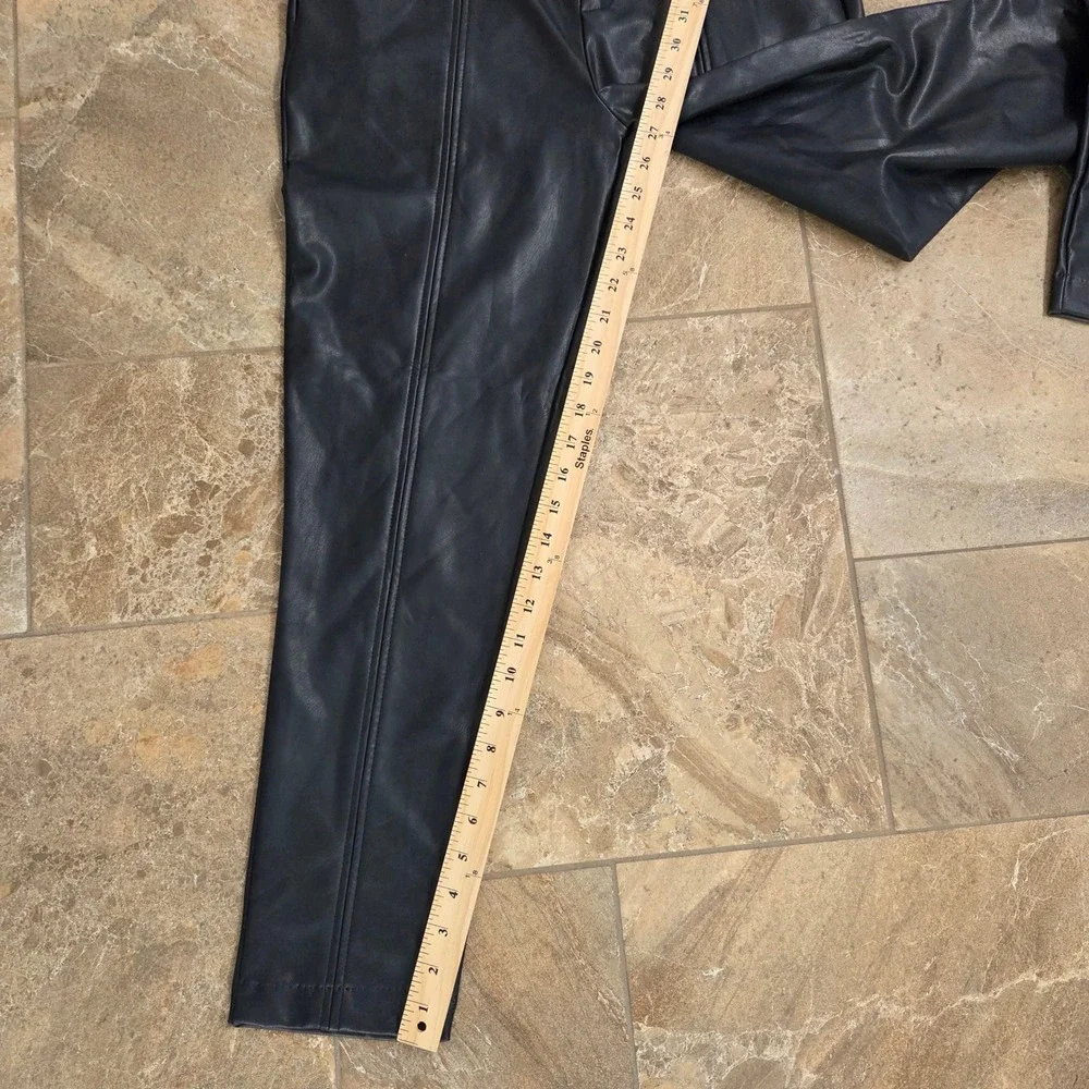 Fashion Nova‎ Women Black Faux Leather Belted Tapered Pants Size S High Rise